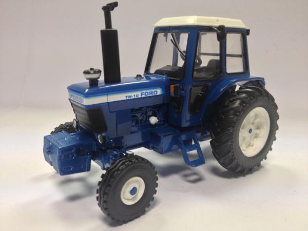 BRIAINS FORD TW10 TRACTOR 1