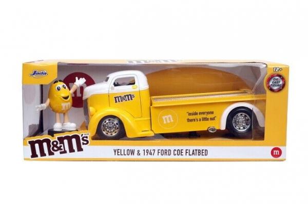 JADA 1/24 FORD COE FLATBED M&M\'S YEL