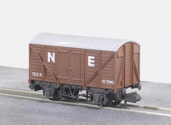 PECO N GAUGE BOX VAN NE BROWN