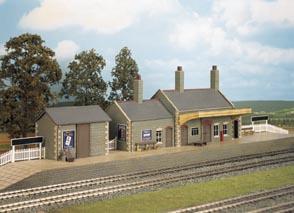 WILLS COUNTRY STATION KIT OO SCALE