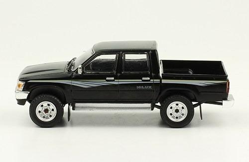 \'97 TOYOTA HILUX SR5 BLACK 1/43