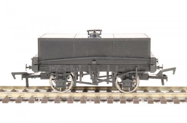 DAPOL RECTANGULAR TANK UNPAINTED