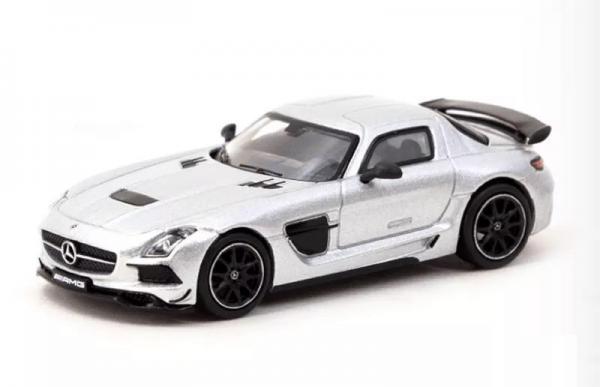 T64 1/64 MERCEDES SLS AMG COUPE SILV.